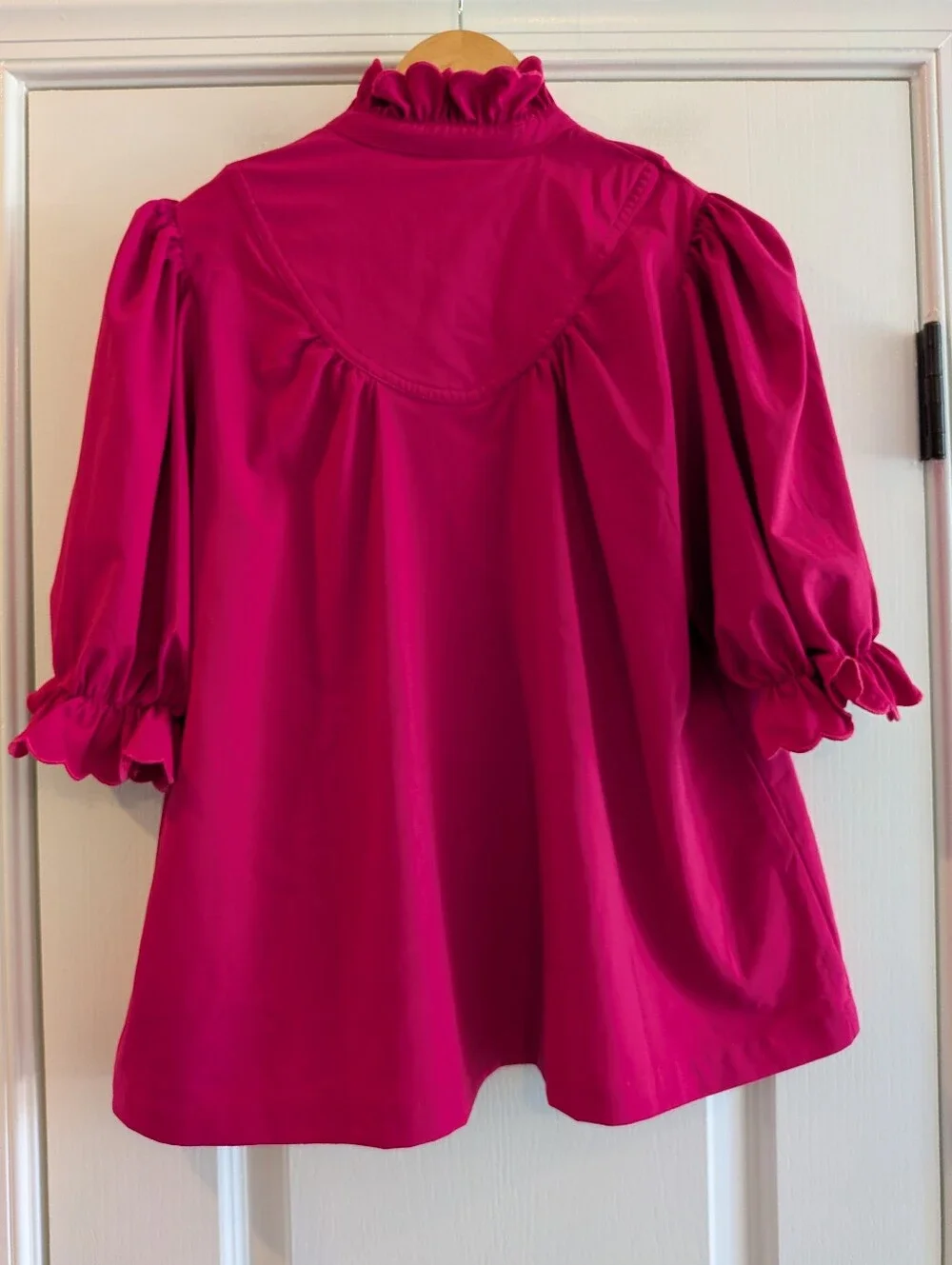 Tuckernuck Pomander Place Selena Blouse Raspberry Ruffle Puff Sleeve Size L NWOT